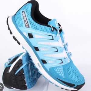 NWOB Size 7 Solomon X-Scream athletic shoes with custom no-tie laces added